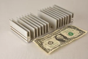 Amplificador de potencia del radiador disipador de calor de aluminio grande 180 mm x 90 mm x 35 mm - Imagen 1 de 5