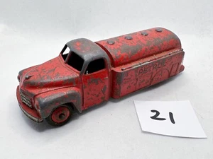 VINTAGE DINKY TOYS 30P STUDEBAKER PETROL TANKER DIECAST TRUCK LORRY 1950 RED - Picture 1 of 5