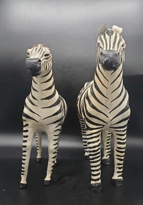 Juego de 2 Estatuillas de Cebra Papel Maché Estatua Decoración Cuero Orejas Safari 14" Foto 1 de 4