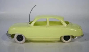 CLE France 1/48 Plastik Nr.16 Panhard Dyna gelb #532 - Bild 1 von 1