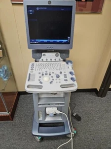 GE Healthcare Logiq P6 Pro Ultrasound Machine + one 11L Probe - used. (Ref #1) - Picture 1 of 19