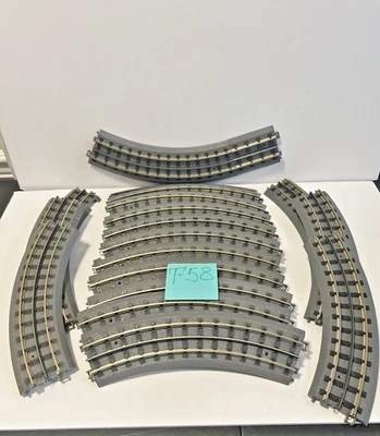 Lot of  18 section MTH RailTrack O-31 Curve Track  O Gauge SOLD AS IS - Image 1 of 4