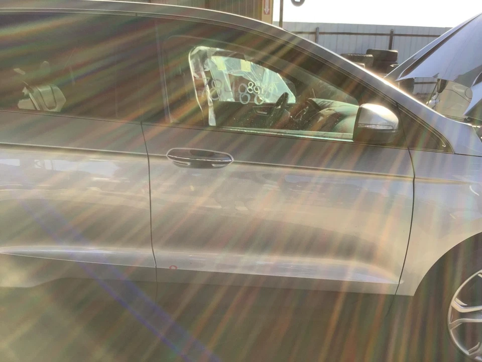 Conjunto de puerta delantera derecha usado se adapta a: Ford Edge 2016 vidrio acústico negro t Foto 1 de 4