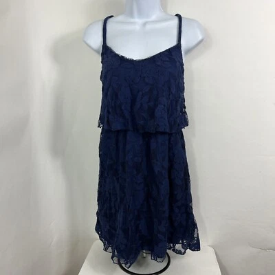 Camiseta sin mangas My Michelle para mujer grande con correa de espagueti azul marino forrada de encaje elástica Foto 1 de 4