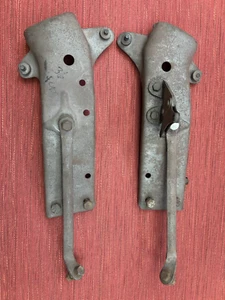 Nice pair 1936 Ford car front fender inner support brackets, brace rod, flathead - Picture 1 of 12
