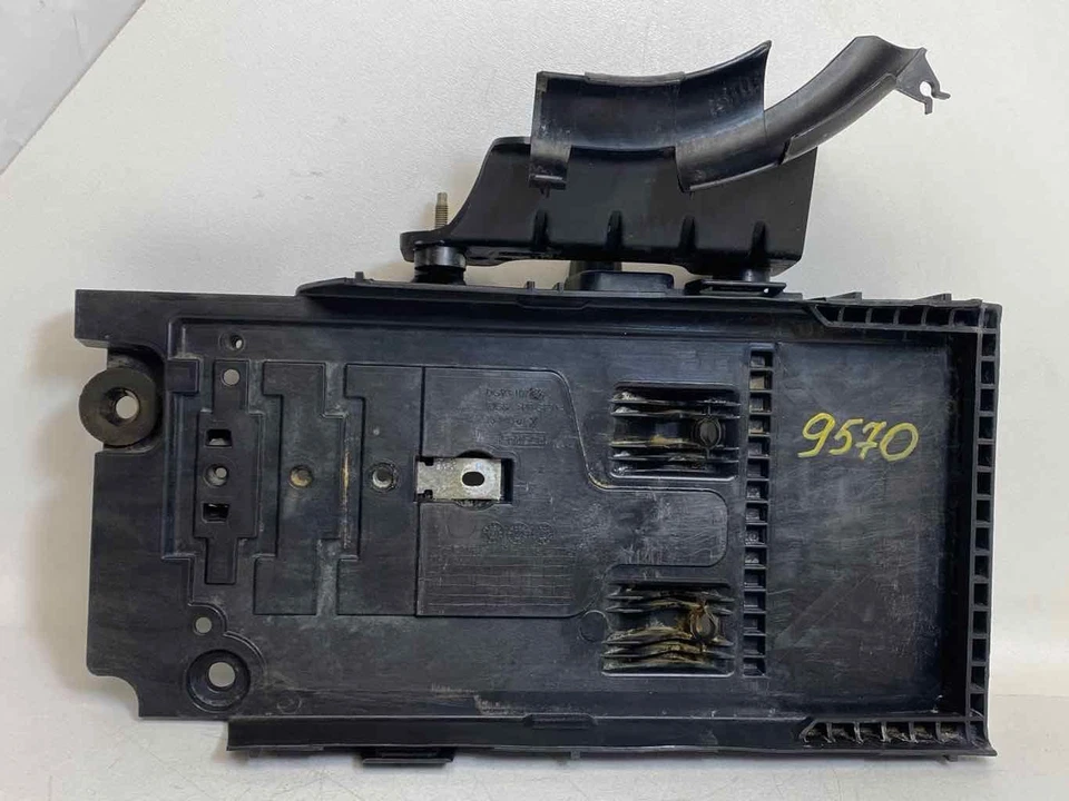 Soporte portabaterías OE Dg93-10723a para Ford Fusion 2013-2020 Foto 1 de 4