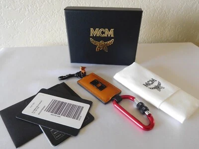 Nuevo Llavero MCM Negro y Coñac LOGO Cuero Otomar Repujado Mezcla GADGET ~ NUEVO EN CAJA Foto 1 de 4