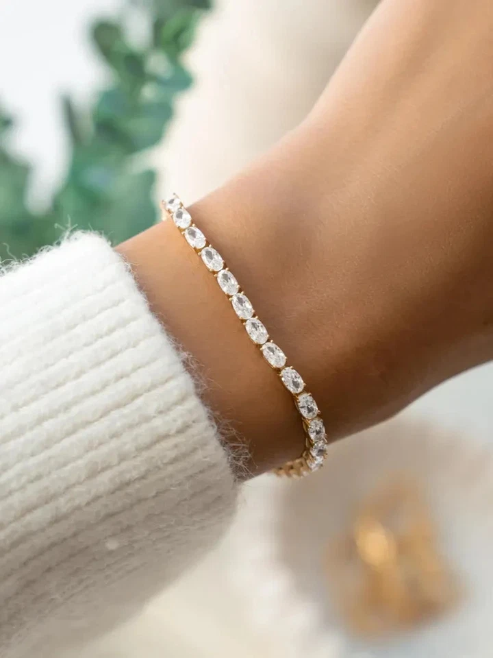 Brazalete de tenis de diamantes de corte ovalado cultivado en laboratorio de 8,50 quilates enchapado en oro amarillo de 14 k de 7,5" Foto 1 de 4