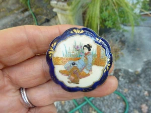 Antique Japanese Satsuma Porcelain Pin Brooch Gilt Handpainted Geisha w Child FS - Picture 1 of 13