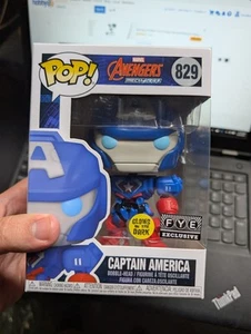 Funko Pop! Vinyl: Marvel - Captain America (Glows in the Dark) - FYE (Exklusiv) - Bild 1 von 6