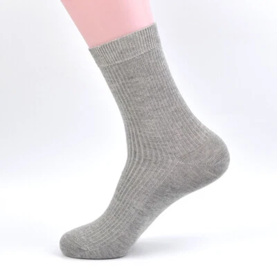 Hombre Primavera y Otoño Gruesos Calcetines Color Sólido Calcetines Atléticos para Hombre Foto 1 de 4