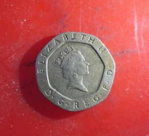 Rare 1987 QUEEN ELIZABETH 11 20 PENCE COIN Circulated no wears beautiful coin - Picture 1 of 6