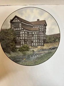 Royal Doulton Tudor Mansion Sammlerplatte - Bild 1 von 8