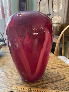 WOW Red glass hand blown 10 1/2 inches vase Fabulous - Imagen 1 de 6