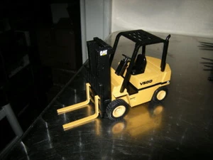 1:25 NZG carretilla elevadora Caterpillar V50D sin VP - Imagen 1 de 1