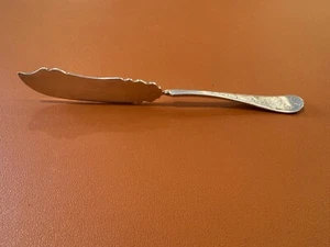 Antique Rockford Silver Plate Co Twisted Butter Knife Engraved Floral Decoration - Picture 1 of 12