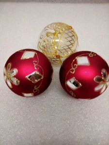  GLASS CHRISTMAS TREE ORNAMENTS Red Gold Glittered - Picture 1 of 6