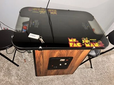 Ms pacman tabletop arcade. Wooden exterior, made by Midway Bally company, ORG.  - Image 1 of 4