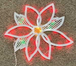 VINTAGE CHRISTMAS 16” LIGHTED WINDOW DECORATION POINSETTIA - Picture 1 of 4