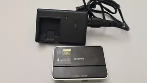 Sony Cyber-Shot DSC-T2 Digital Camera - Picture 1 of 8
