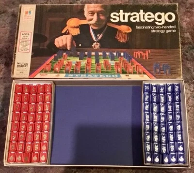 Pick & Choose: Stratego 1975 Board Game 4916 MB Replacement Parts Plastic Pieces - Image 1 of 2