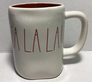 Nuevo Rae Dunn POR Magenta FA LA LA! Taza Rojo Interior Navidad Lg Letras ROJAS - Imagen 1 de 9