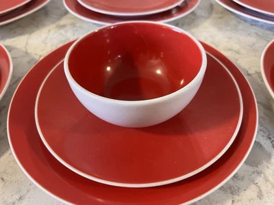 Caixa e barril Marin Red Lisbon 1 prato de jantar e salada com tigela descontinuado RARO - Imagem 1 de 4