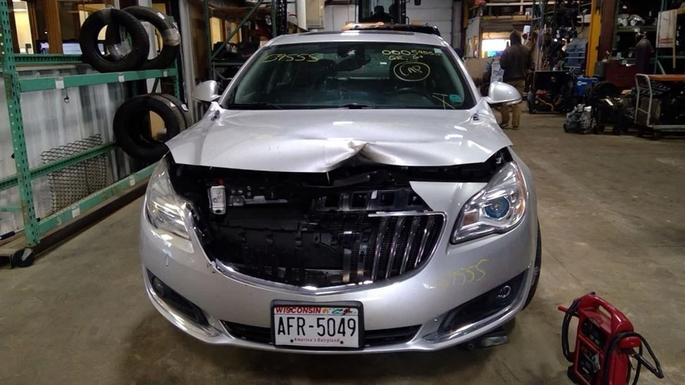 (LOCAL PICKUP ONLY) Trunk/Hatch/Tailgate Without Spoiler Fits 14-17 REGAL 424499 - Imagem 1 de 4