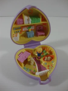 Vintage Polly Pocket Pretty Bunnies Compact Playset Complete Bluebird Toys 1993 - Picture 1 of 6