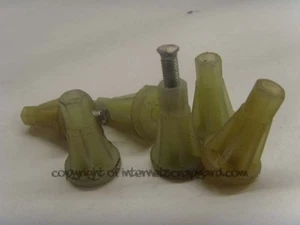 BMW E38 7er 94-01 diverse gelbe Kunststoffstopfen Push Fit Befestigungen - Bild 1 von 1