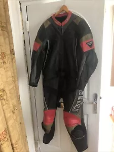 Tuta BIN Triumph Moto Pelle Zip Insieme - Foto 1 di 12