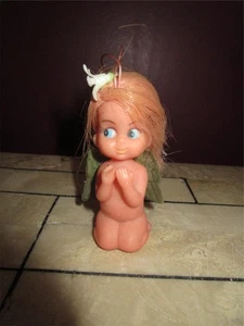 Vintage nackter betender Engel Ornament kleine Gummipuppe - Bild 1 von 4