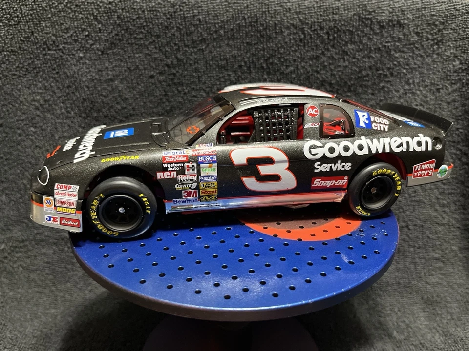 (3) Lote de coches modelo NASCAR 1/24 Dale Earnhardt construido a medida Foto 1 de 4