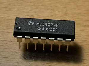 MC34074P - MOTOROLA IC - Op Amp Quad AMP Bipolar, 14 Pin Plastic DIP. - Picture 1 of 2