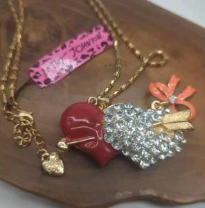 Betsey Johnson Halskette 2 große Herzen mit Pfeil Strass goldfarben - Bild 1 von 5