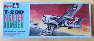 MONOGRAM T-28D Fighter-Bomber Close Support Air Commando Monogram No. 6805 - Foto 1 di 13