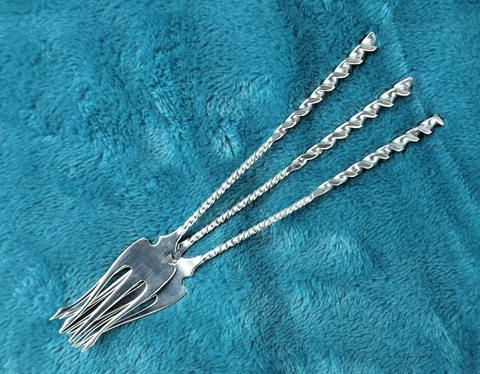 Square Twist #10 by Whiting  5 1/2" Sterling Hors d'oeuvres fork(s) 1 of 6 Cover