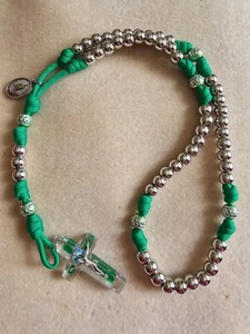 grün St. Patrick Paracord katholischer Rosenkranz metallplattiert Acrylperlen 9,5 mm  - Bild 1 von 15