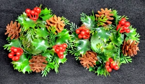 Par vintage de portavelas de plástico navideñas bayas de acebo piñas Hong Kong - Imagen 1 de 8