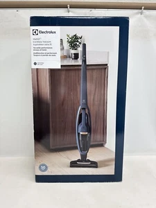 Electrolux Well Q7 Bagless Cordless Multi Surface Denim Blue Stick Vacuum. READ - Picture 1 of 9