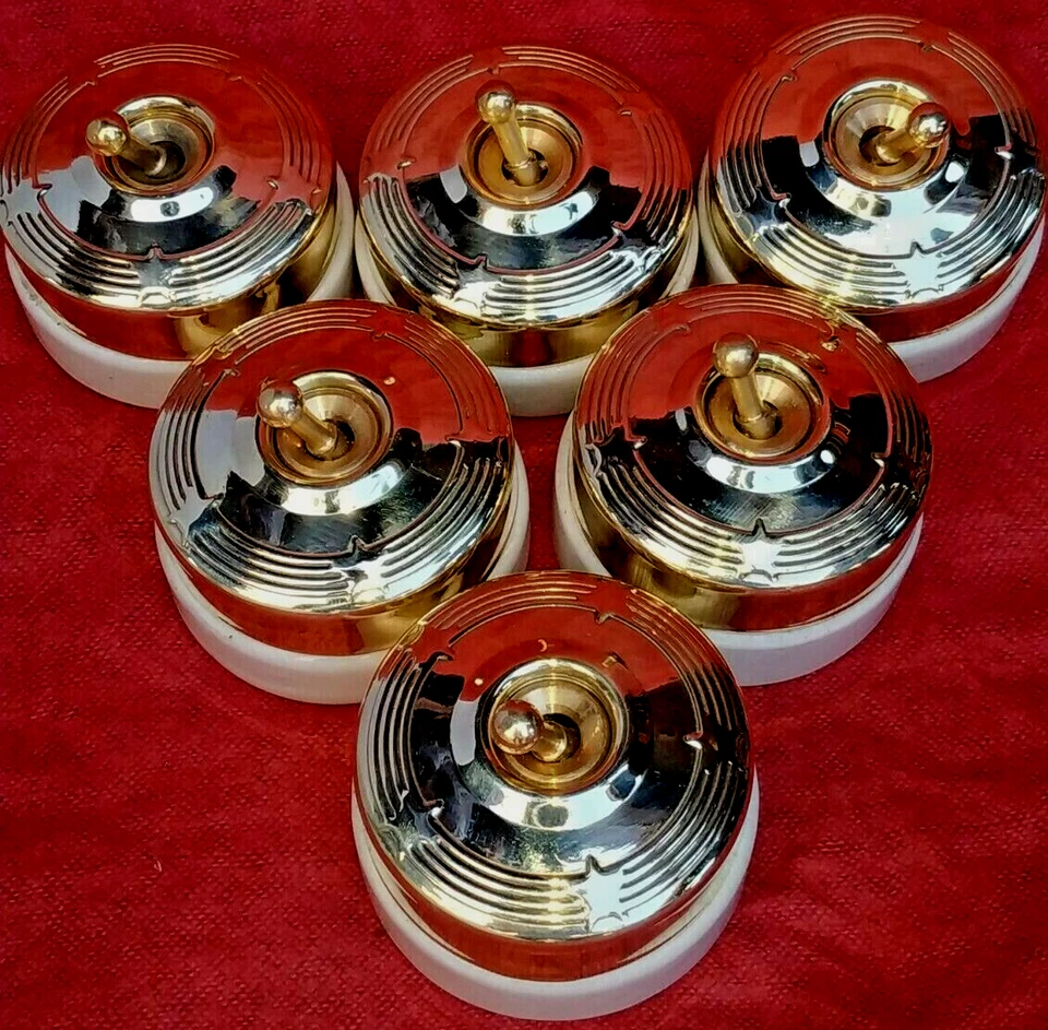 VINTAGE BRASS AND CERAMIC ROUND ELECTRIC SWITCH BUTTON SET 6 STAR DESIGN 1 WAY  — 第 1/4 张图片