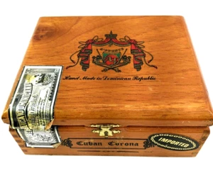 Vintage Wooden Cigar Box 'A Fuentes Corona' 7.0"x6.0"x2.75" Hinged Latch - Picture 1 of 8