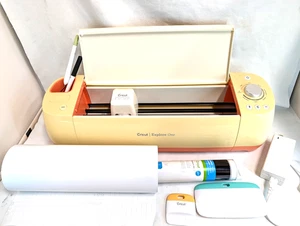 Máquina troqueladora inteligente Cricut Explore One hágalo usted mismo (CXPL101) con adaptador Bluetooth - Imagen 1 de 3