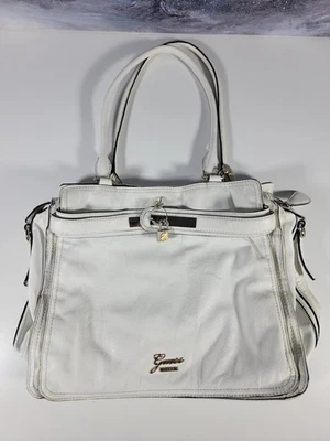 Hermosos detalles morados de colección Guess Y2K bolso de mano de cuero sintético Foto 1 de 4