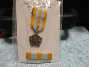 Juego de medallas miniatura cinta de miembro de la tripulación barco auxiliar de la Guardia Costera de los Estados Unidos - Imagen 1 de 1