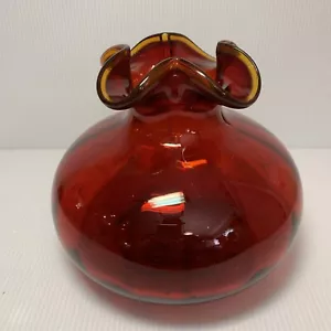 Jarrón de vidrio artístico soplado a mano Amberina de colección, rojo rubí con borde amarillo volante - Imagen 1 de 11