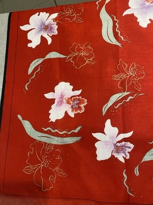 "Bufanda floral cuadrada Hanae Mori roja seda 16"" borde negro" Foto 1 de 4