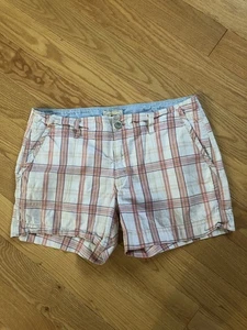 Levi's Womens Shorts Plaid Size 8 Button Pockets and Belt Loops Waist 32 Exc Con - Picture 1 of 6