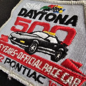 NASCAR 38° Daytona 500 Pontiac 25 anni ufficiale Pace Car 1972-1996 ricamata - Foto 1 di 5
