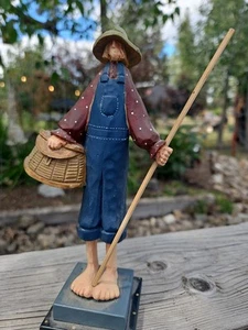 Vintage 1996 Williraye Studio WW 1054 Fisherman Bag Fish Fishing Figurine - Picture 1 of 4